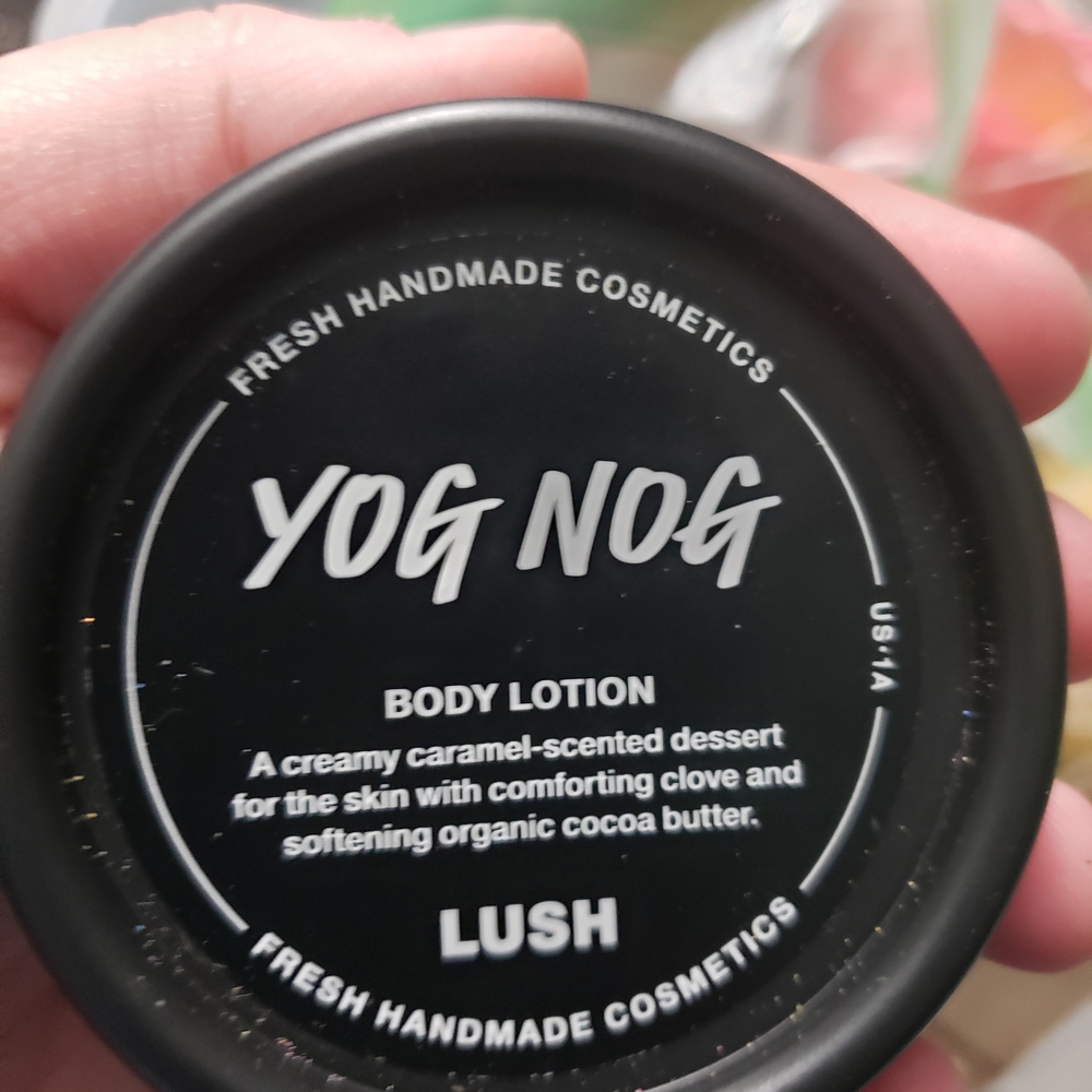Lush Yog Nog Body Lotion - Black